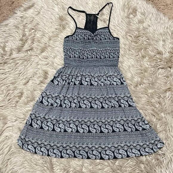 Xhilaration black and white summer dress medium - Picture 1 of 3